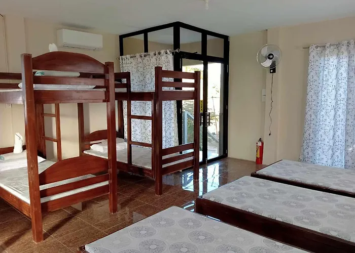Mariella\'S Guest House