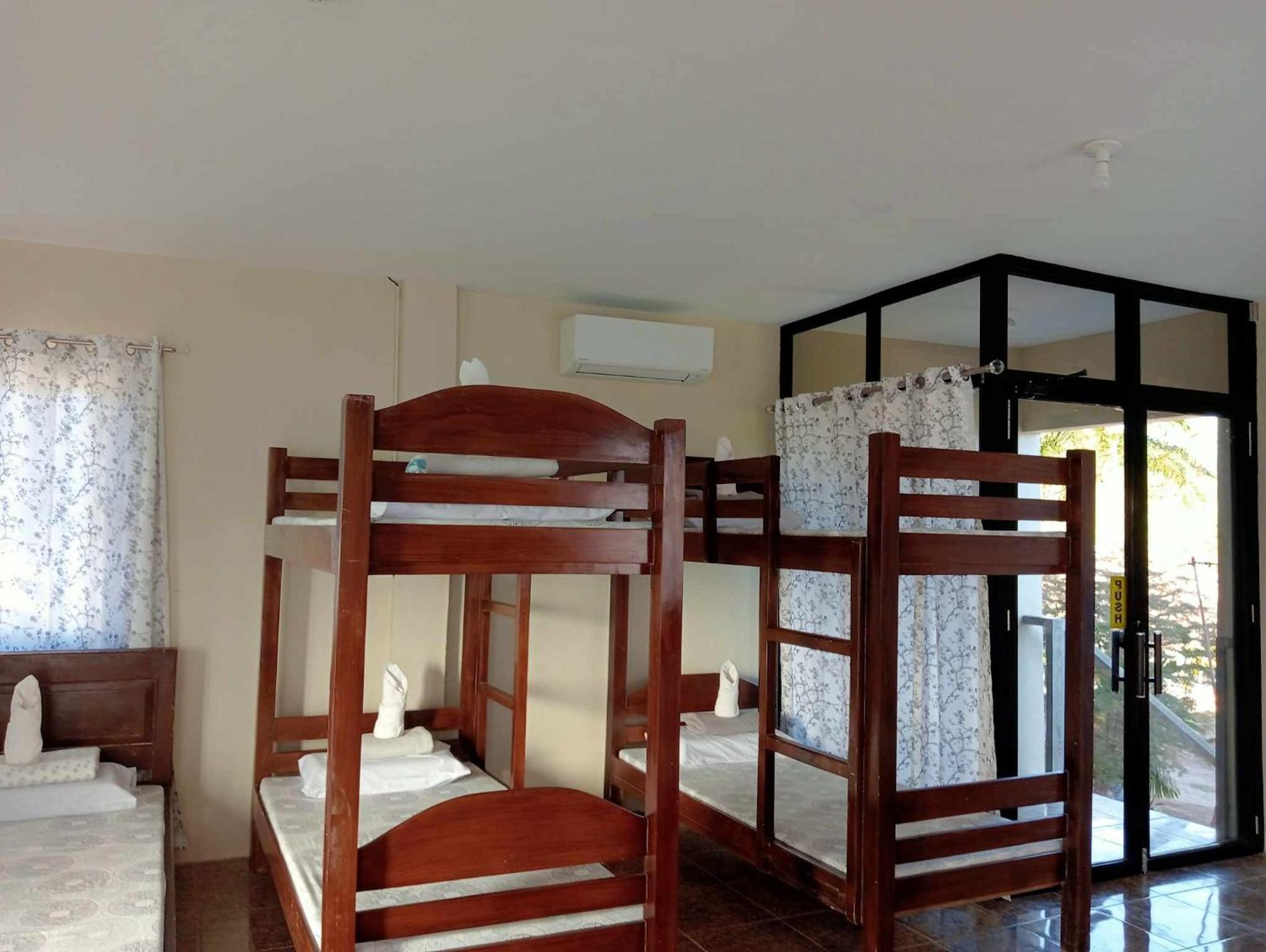 Mariella's Guest house *